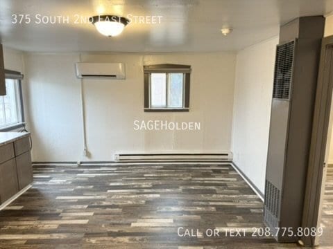 Building Photo - 375 S 2nd E St