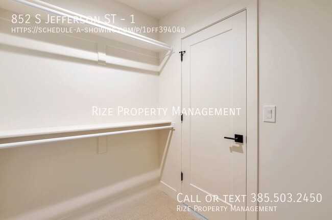 Building Photo - 852 Jefferson St W