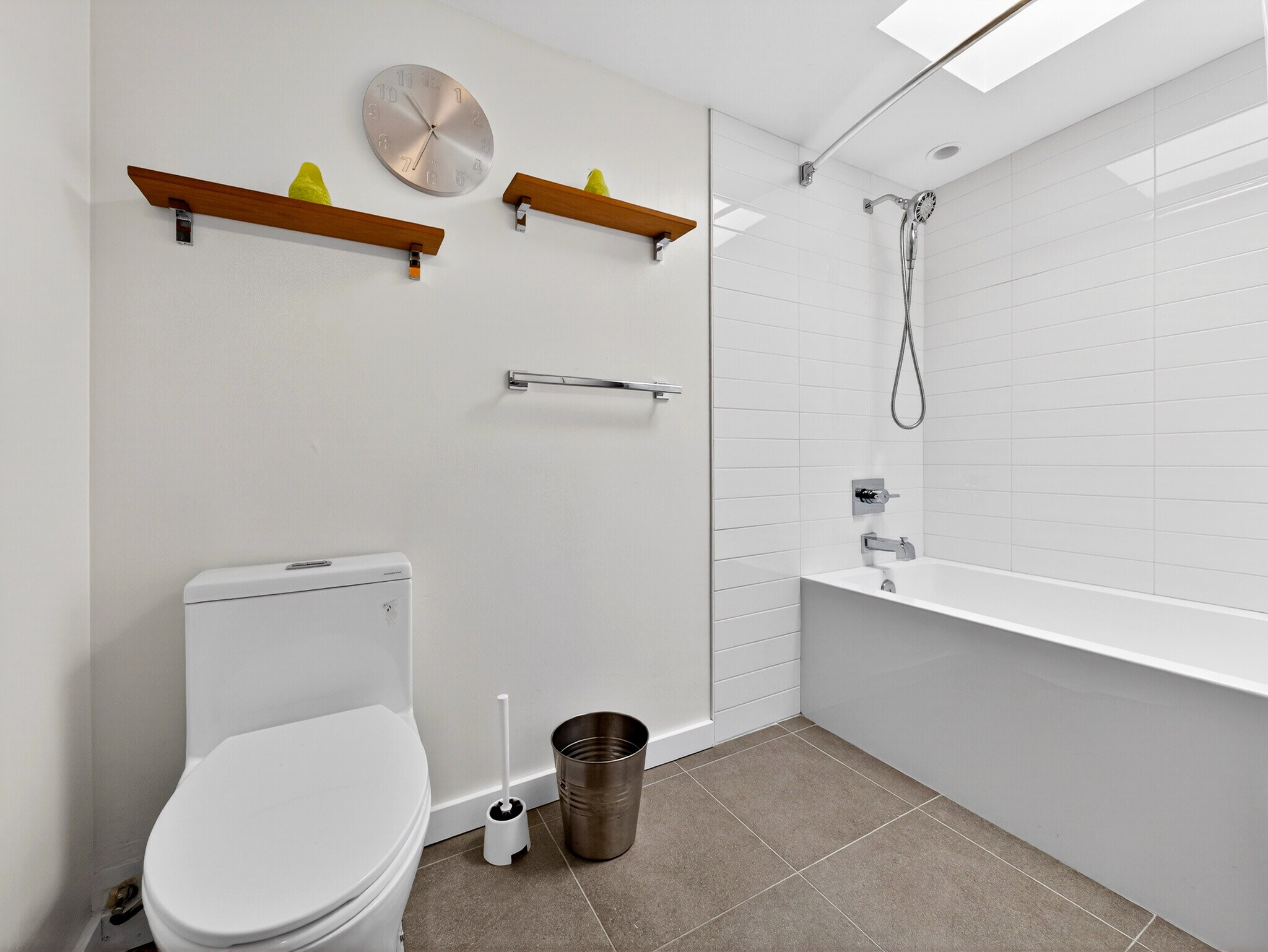 Building Photo - 10956 SE Azar Dr