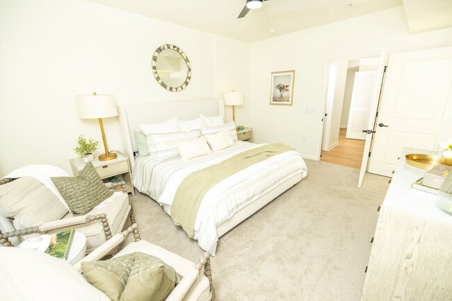 Building Photo - Beautiful 3 bed 3.5 bath Condo