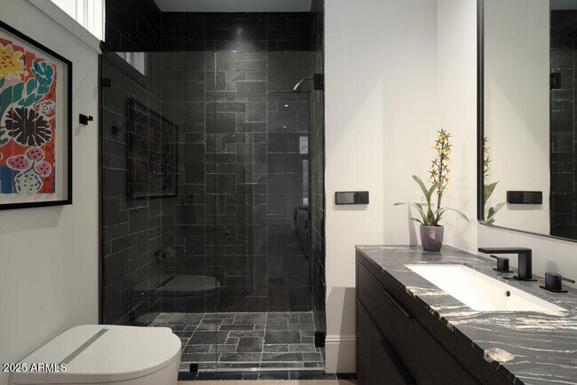 Building Photo - 50 W Palm Ln