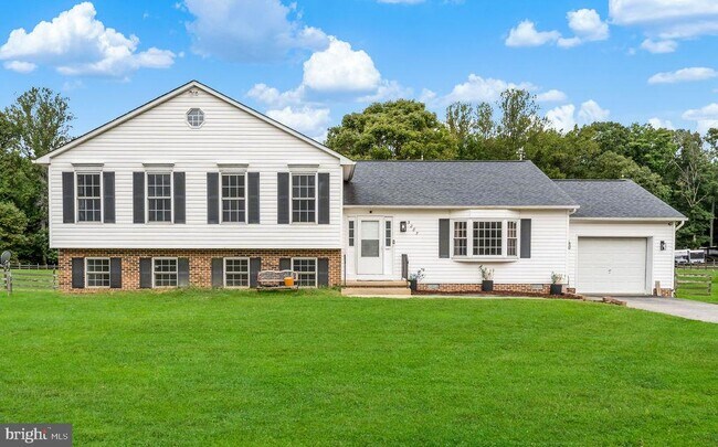 Building Photo - 5285 Stowe Ln