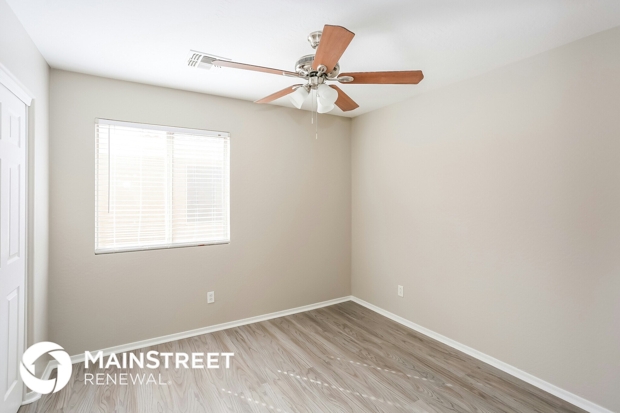 Building Photo - 9016 W Pinchot Ave