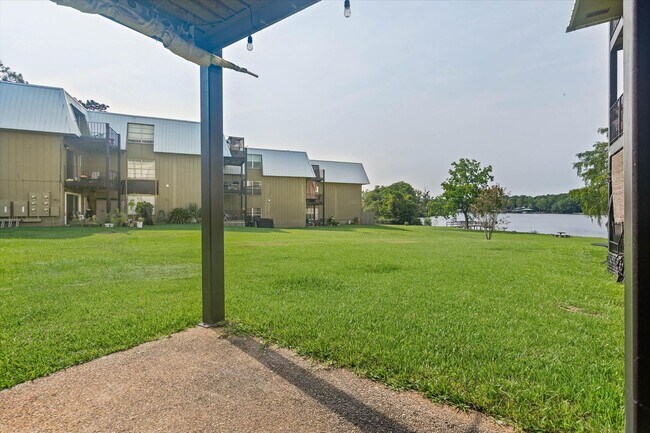 Building Photo - 119 Riverbend Dr