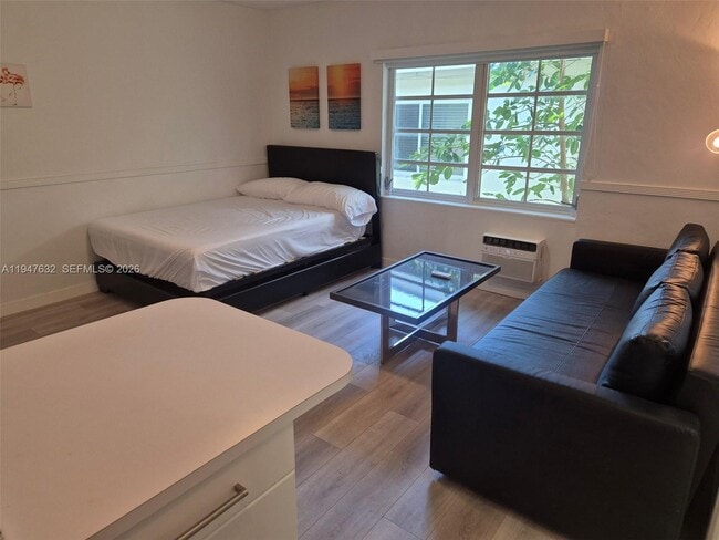 Building Photo - 1021 Euclid Ave