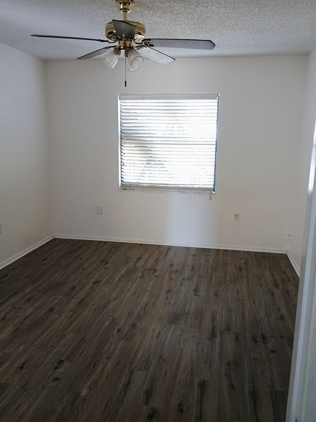 Building Photo - 3 bedroom 2 bathroom Pool House price redu...