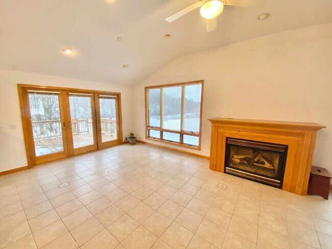 Building Photo - 1266 Old Creamery Rd
