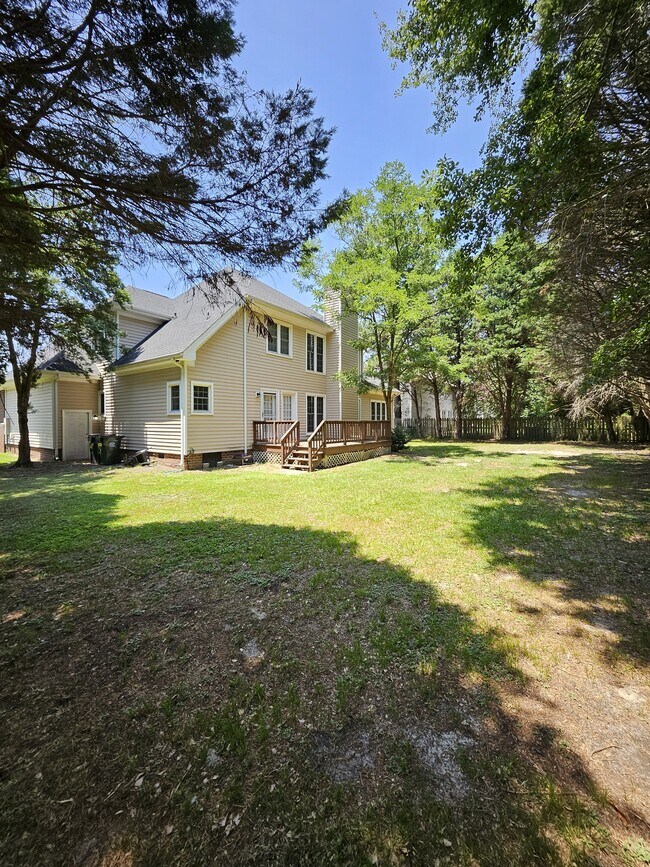 Building Photo - 214 N Marion Dr