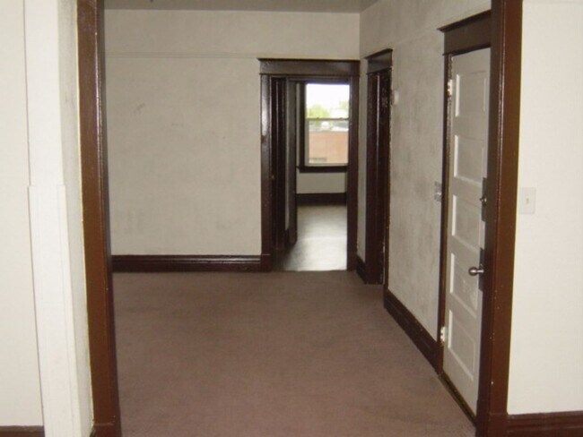 Building Photo - 2110-2112 W 3rd St.