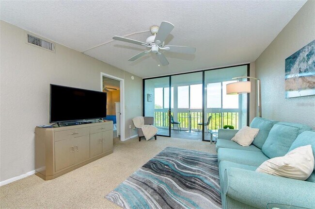 Building Photo - 900 Cove Cay Dr
