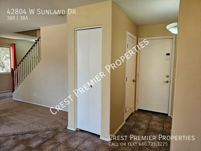 Building Photo - 42804 W Sunland Dr