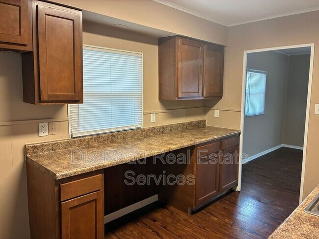 Building Photo - 1003 Sorg Pl