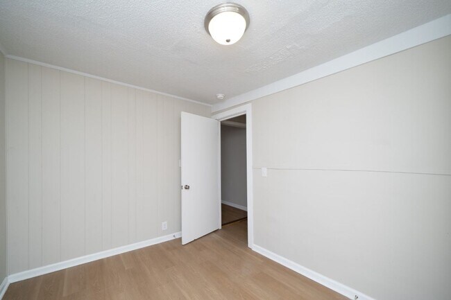 Building Photo - 1623 Holbrook Ave