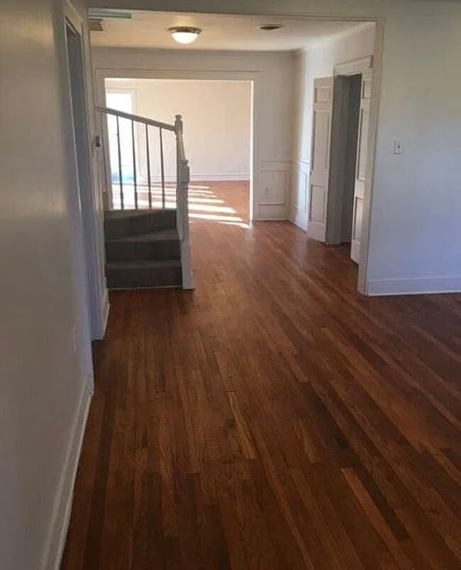 Building Photo - Fantastic 3 bedroom 2 bathroom house in Te...