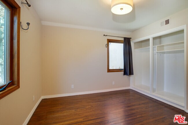 Building Photo - 3363 Colbert Ave