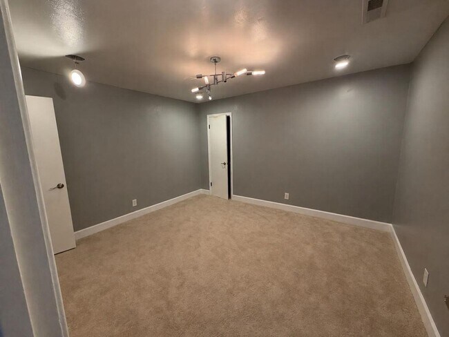 Building Photo - 151 Darden Dr
