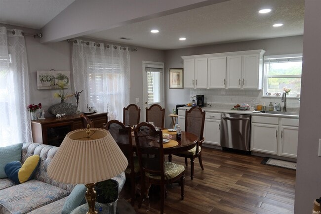 Building Photo - 3202 Cedar Ridge Run