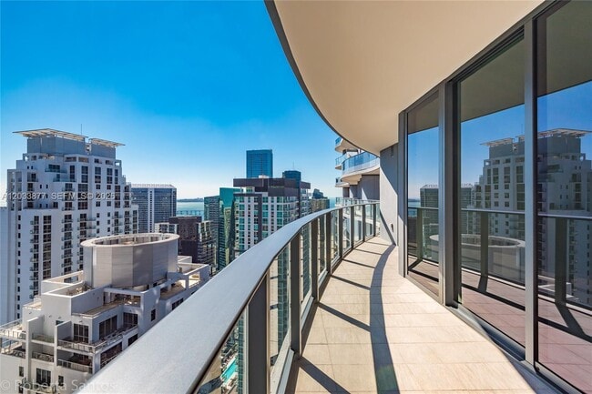 Building Photo - 1000 Brickell Plaza