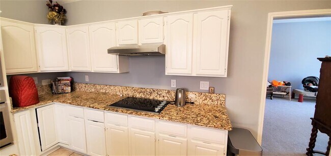 Building Photo - 5213 Valleydale Dr