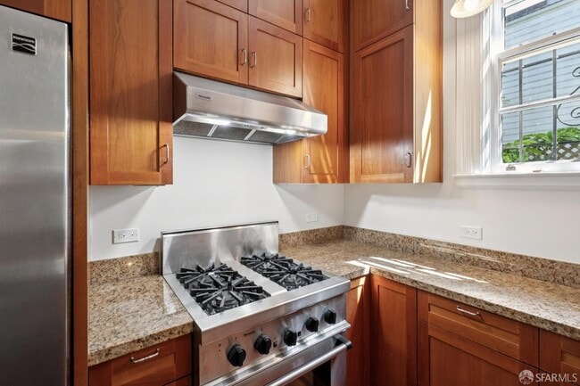 Building Photo - 2250 Webster St