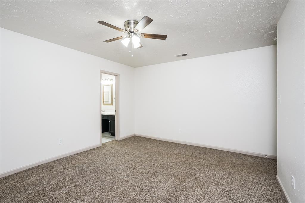 Building Photo - 13430 Piney Oaks Dr