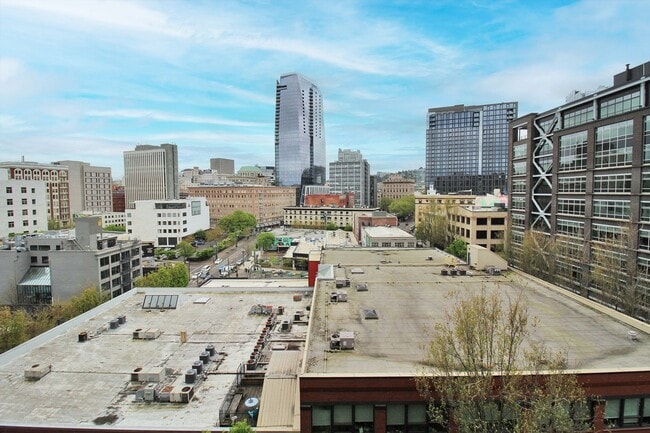 Building Photo - 1025 NW Couch St