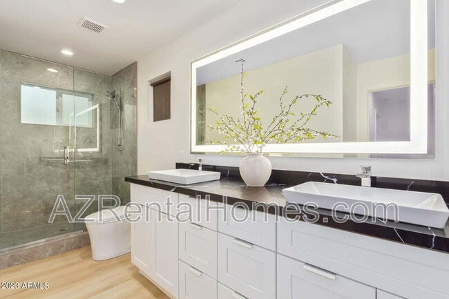 Building Photo - 3005 N 81st Pl