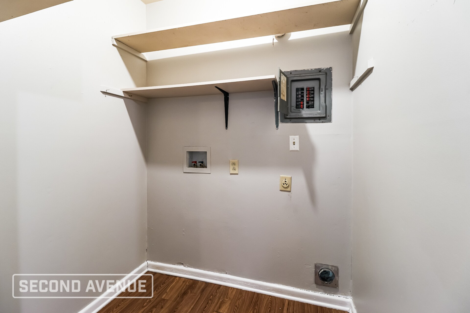 Building Photo - 8110 Alvin Ln