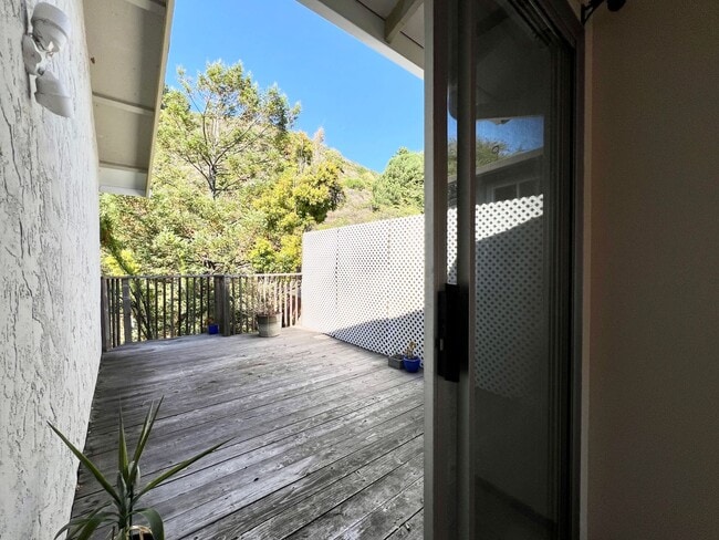 Building Photo - Spacious 4-Bed, 3-Bath Single-Family Home ...