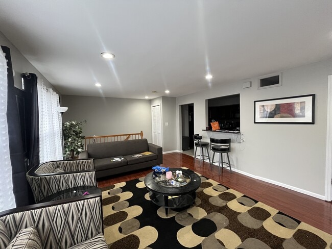 Building Photo - 67 US-1