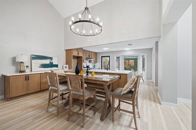 Building Photo - 2026 Ashford Hollow Ln