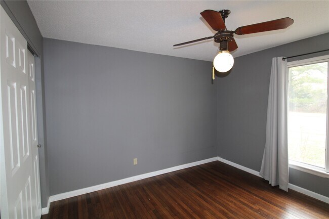 Building Photo - 736 Henry Ave