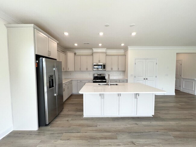 Building Photo - 324 Highview Dr