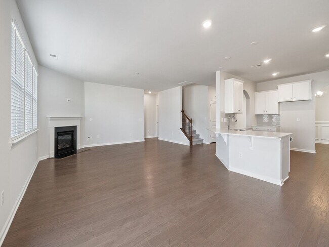 Building Photo - Beautiful Almost New Home with 5 Bedroom & 4.5 Baths