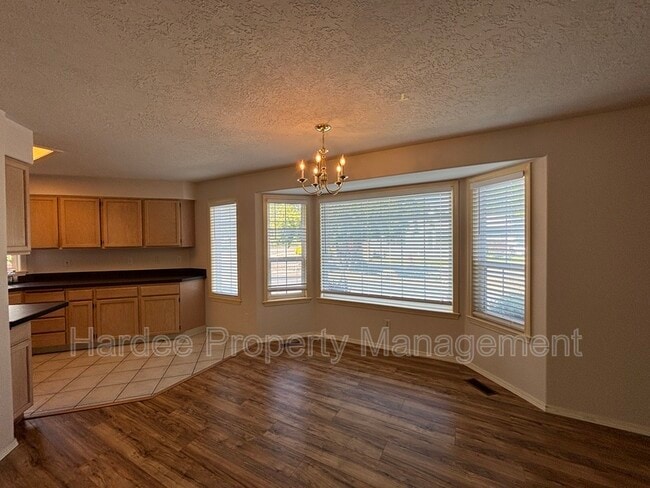 Building Photo - 688 S Gamay Ln