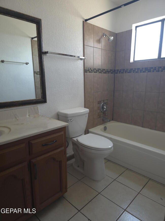 Building Photo - 11836 Sierra Azul Dr