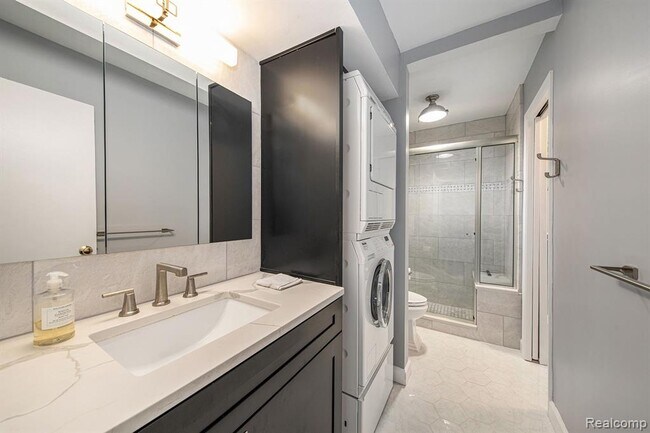 Building Photo - 1515 Cherboneau Pl
