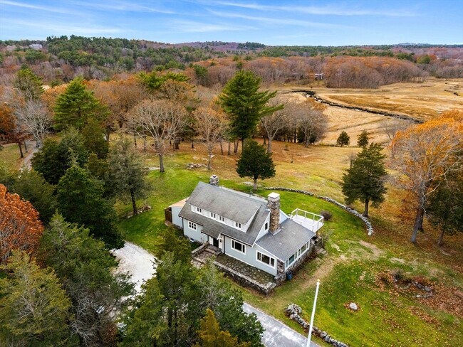 Building Photo - 1 Noahs Hl Wy