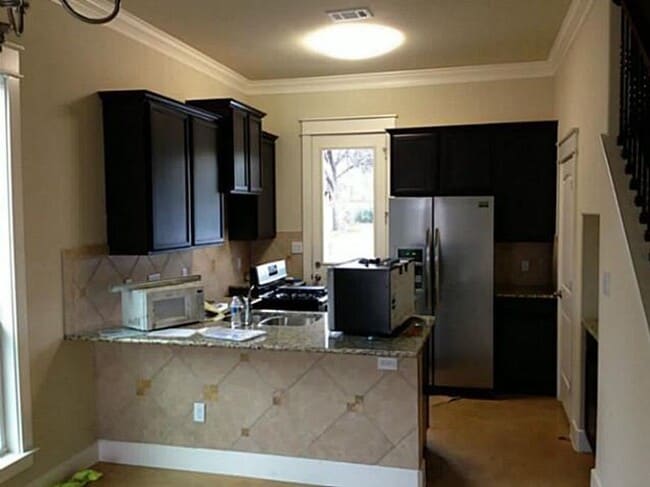 Building Photo - Two Homes 8 Bedrooms 6 Baths!