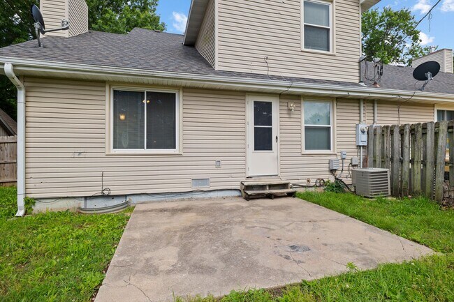 Building Photo - S1005-MF2