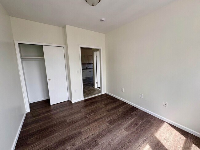Building Photo - 404 Stegman Pkwy