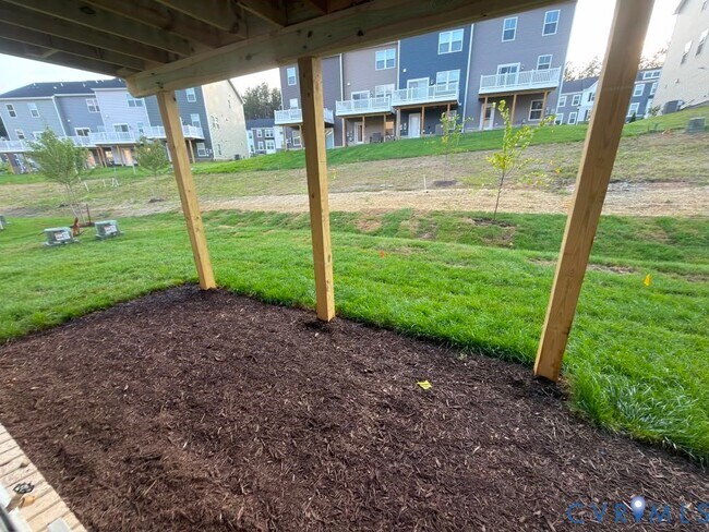 Building Photo - 8760 Whitman Dr