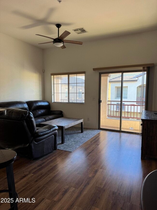 Building Photo - 2725 E Mine Creek Rd