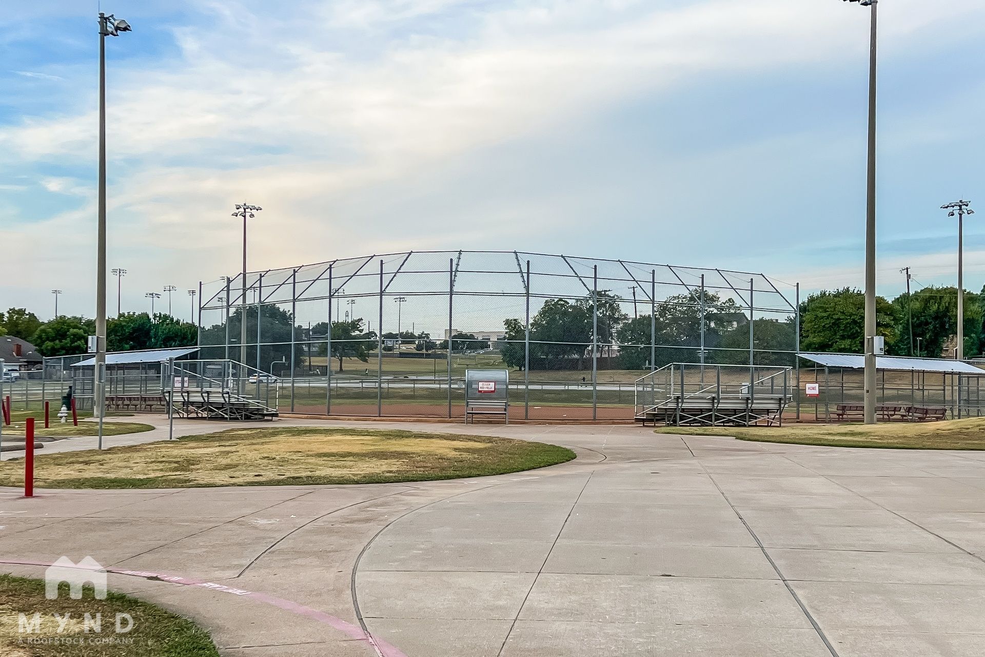 Building Photo - 701 Hillside Dr