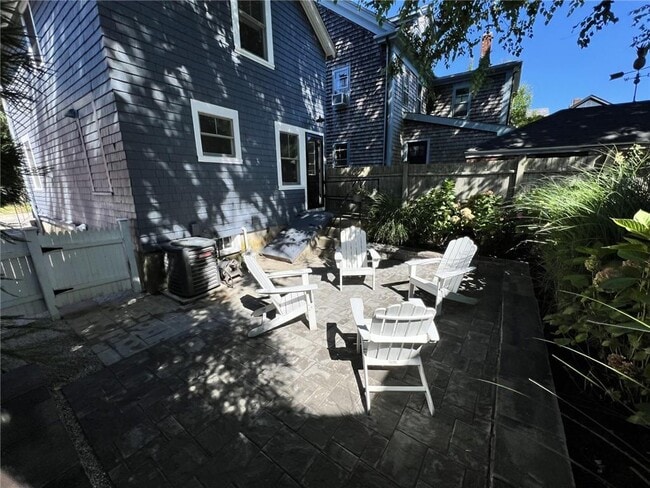 Building Photo - 45 1/2 2nd St