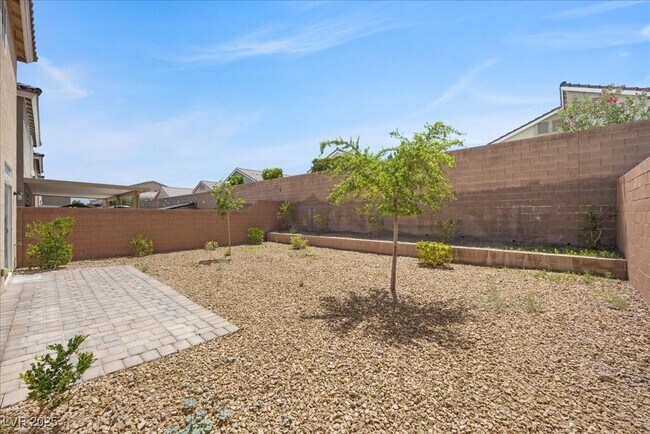 Building Photo - 9353 Grand Reve St