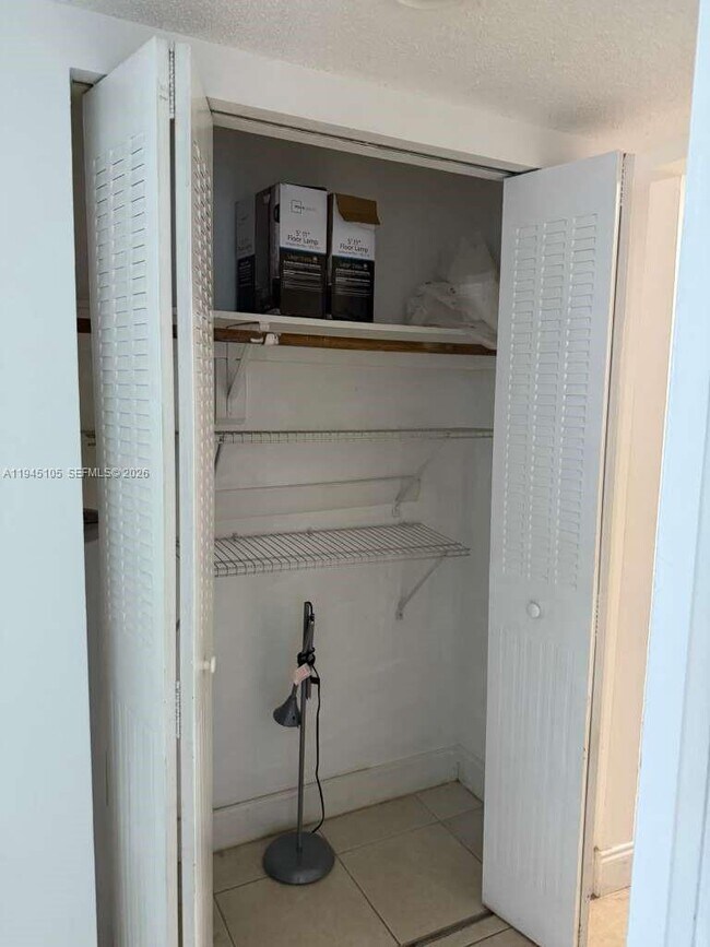 Building Photo - 2008 Jackson St