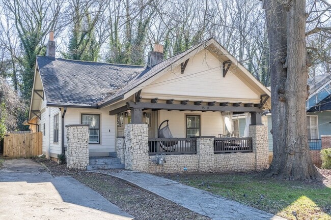 Building Photo - 1530 Rogers Ave SW