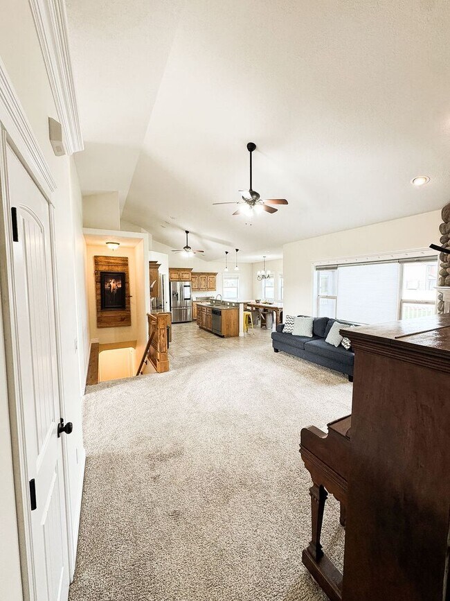 Building Photo - Beautiful Custom Home For Rent In Rexburg!