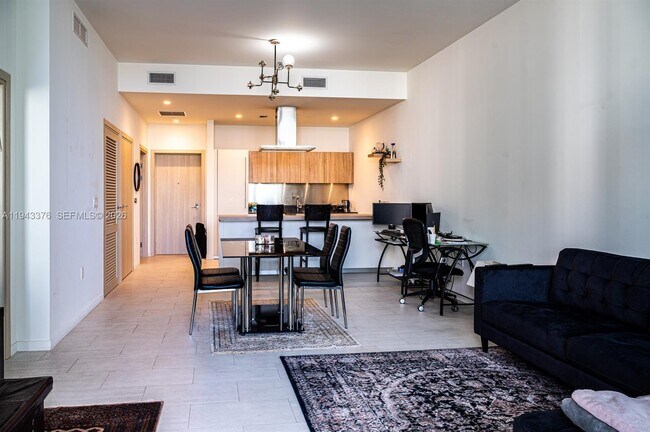 Building Photo - 1000 Brickell Plaza